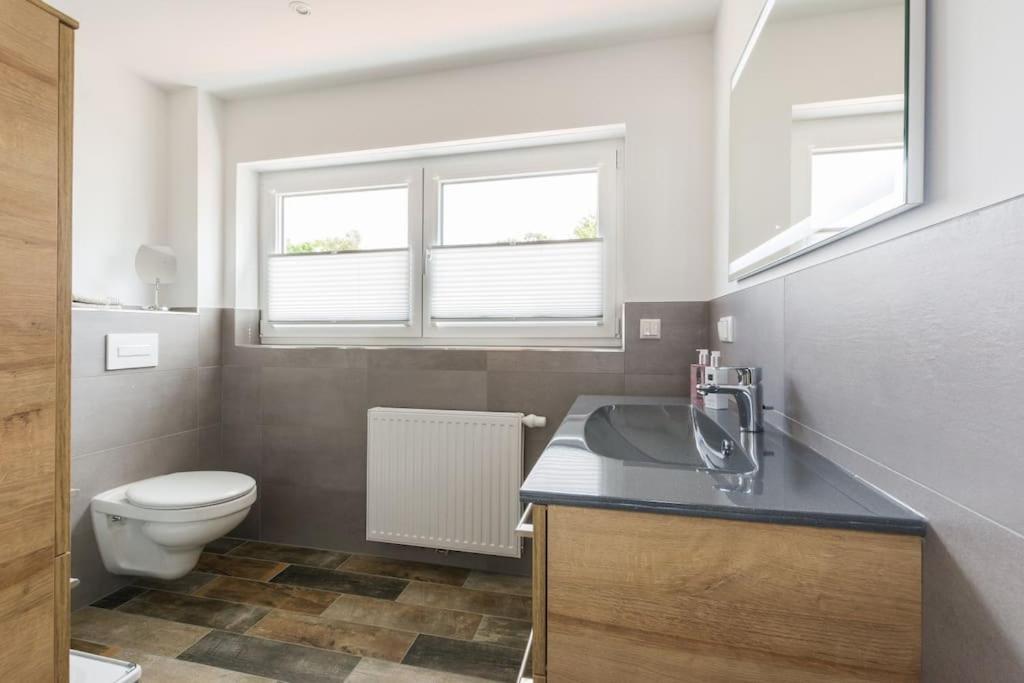 5 Sterne-Ferienhaus Eisvogel Am See Mit Sauna Und Kamin Krakow am See Exteriér fotografie