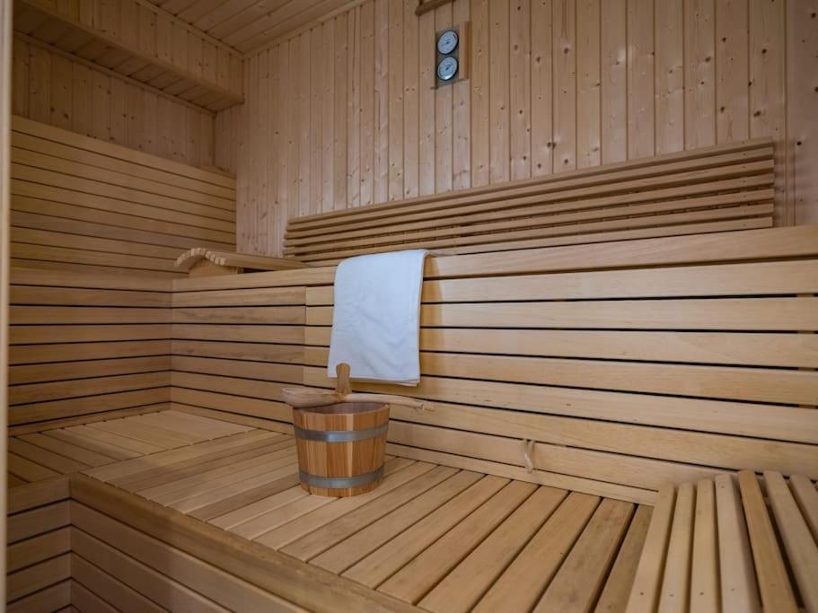 5 Sterne-Ferienhaus Eisvogel Am See Mit Sauna Und Kamin Krakow am See Exteriér fotografie